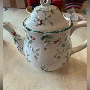 Pfaltzgraff Ceramic Piece